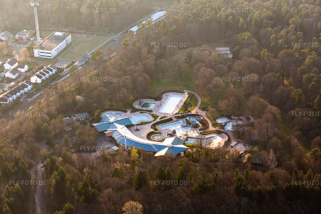 Luftbild: Badepark Wörth in Wörth am Rhein im Bundesland Rheinland-Pfalz in Deutschland. Foto: IMG_131036.jpg vom 22.03.2022 durch Werner Riehm/FLY-FOTO.deWWW.BAEDER-WOERTH.DE