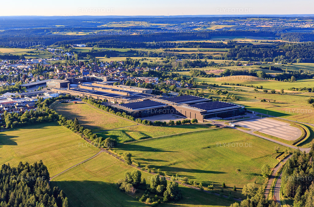 Luftbild: Firmengelände der ARBURG GmbH + Co KG aus Südwesten in Loßburg im Bundesland Baden-Württemberg in Deutschland. Foto: IMG_148975.jpg vom 28.06.2025 durch Werner Riehm/FLY-FOTO.deWWW.ARBURG.COM