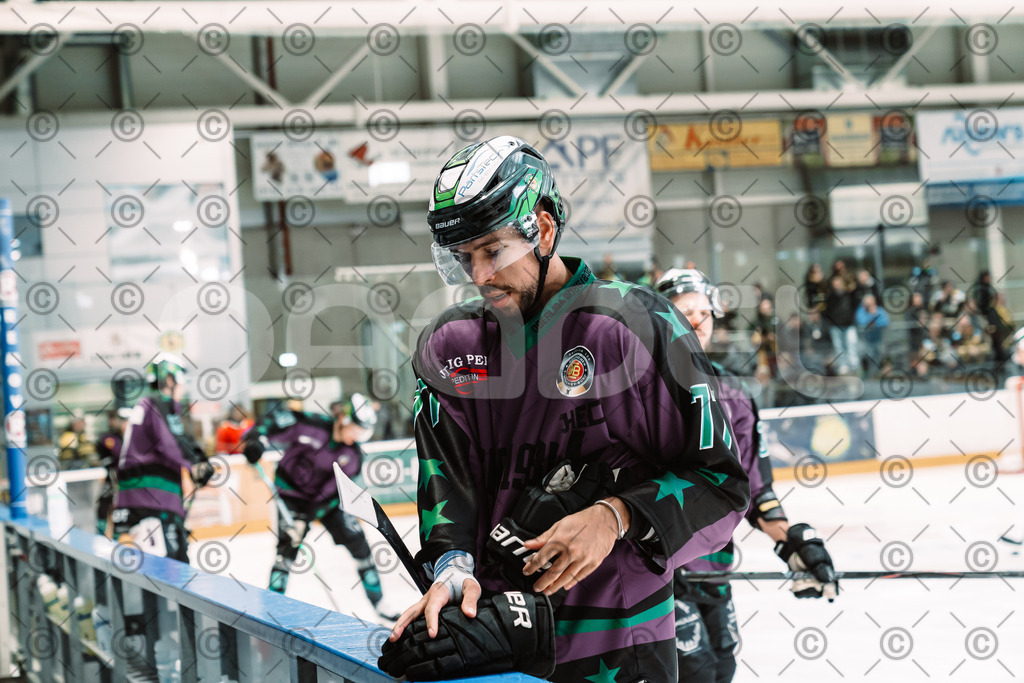 Alligators_vs_Bayreuth_19_10_2025-11 | Höchstadt Alligators Fotogalerie: Eishockey-Action aus Franken. Professionelle Spielfotos, Portraits & Stadionbilder zum Download. Jetzt entdecken! - Realisiert mit Pictrs.com