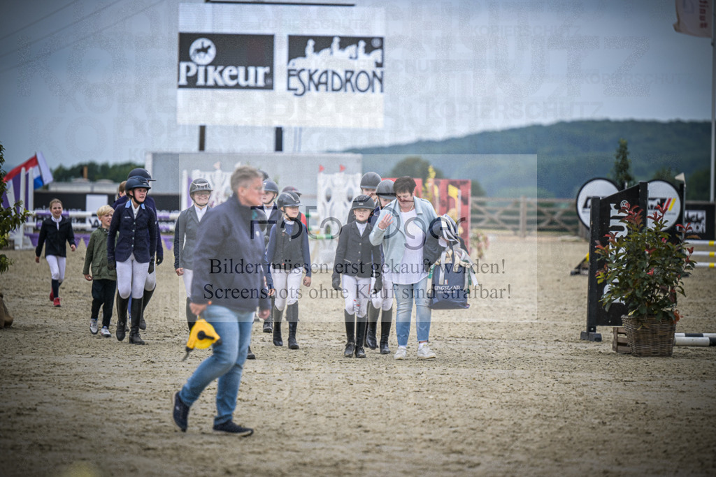 DOS_0006 | Entdecke hochwertige Reitturnierfotos von Foto Oger. Professionell, emotional und authentisch – jetzt Lieblingsmomente im Shop bestellen.Deutschlandweite Turnierfotografie. - Realisiert mit Pictrs.com