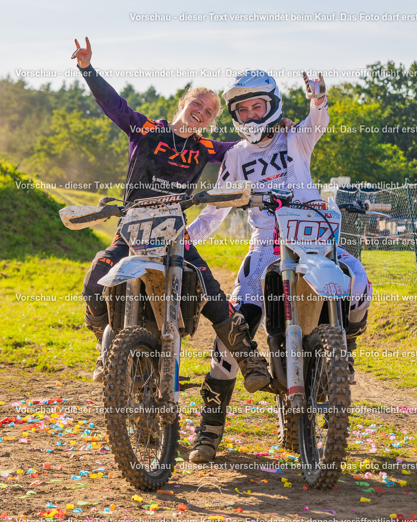 09_20_LM_Schenkenhorst-0228 | Sportfotografin aus Berlin-Brandenburg mit Fokus auf Motocross. Ich halte deine sportliche Leistung und echte Emotionen auf und neben der Strecke professionell fest. Entdecke die Fotos von deinem Rennen und bestelle sie direkt hier im Shop.