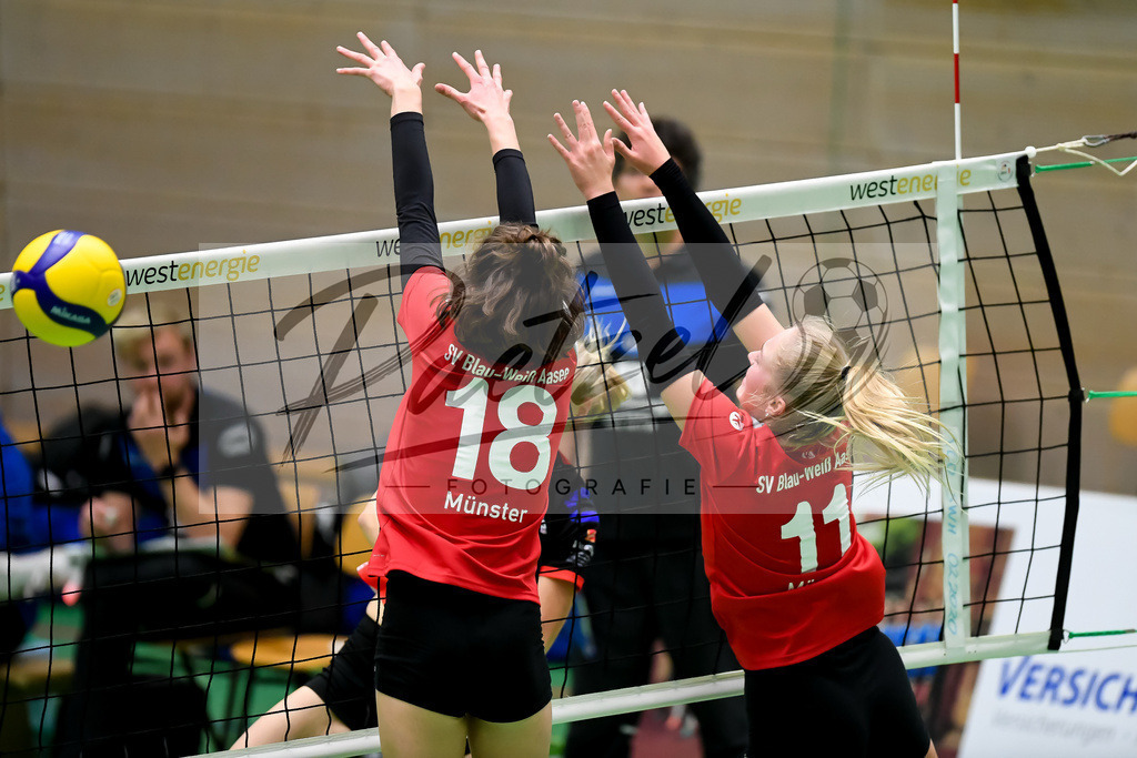 VCOBWA20211106_107 | Volleyball, Frauen:   bei dem Spiel der 3. Liga West zwischen VC Osnabrueck und SV BW Aasee in der Schlosswallhalle am 06.11.2021 in Osnabrueck, Deutschland. - Realisiert mit Pictrs.com