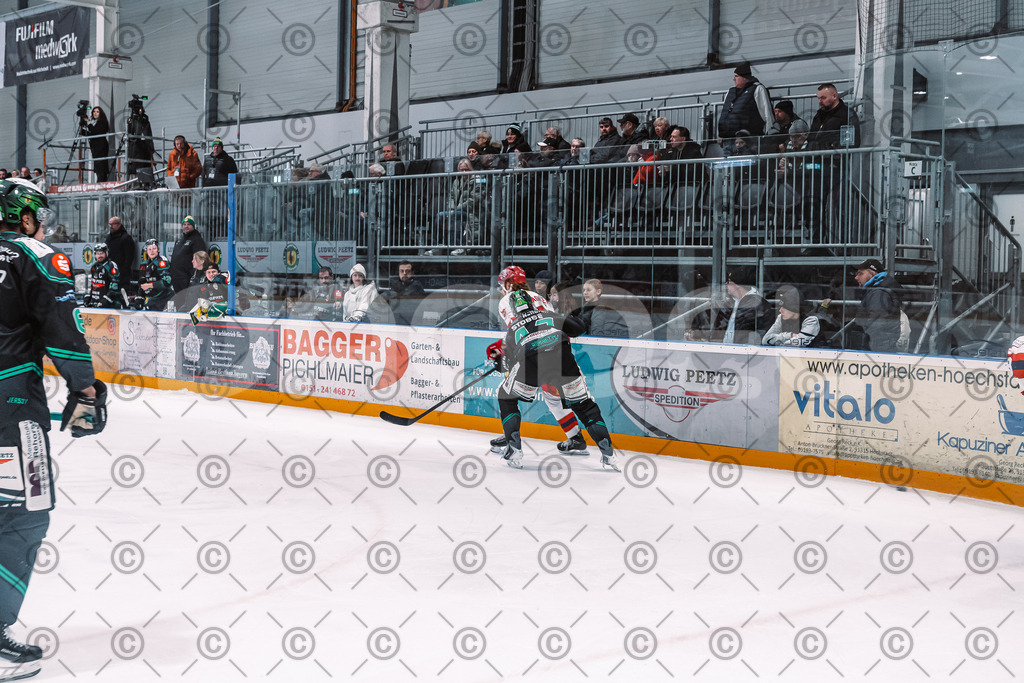 Alligators_vs_Deggendorf_30_11_2025-093 | Höchstadt Alligators Fotogalerie: Eishockey-Action aus Franken. Professionelle Spielfotos, Portraits & Stadionbilder zum Download. Jetzt entdecken! - Realisiert mit Pictrs.com
