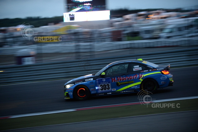 Motorsports / 24 Stunden Nürburgring 2015, Nürburgring-Nordschleife, GER | Michael Schrey, Max Partl, Uwe Ebertz, Jörg Weidinger - Realisiert mit Pictrs.com