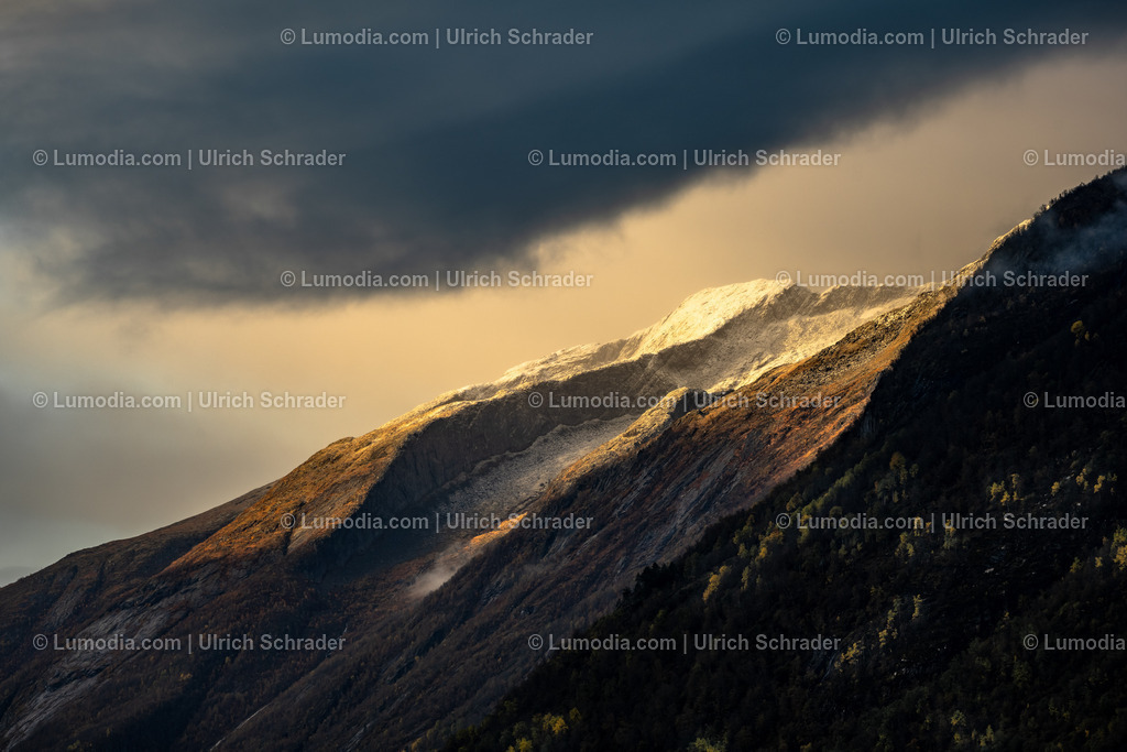 10047-10046 - In der Region Sognefjord - Norwegen | Stockfoto und Bilderpool mit Bildmaterial aus Deutschland, dem Harz, Halberstadt, Quedlinburg, Wernigerode und weltweit. Qualitativ hochwertige und professionelle Fotos anschauen und kaufen. - Realisiert mit Pictrs.com