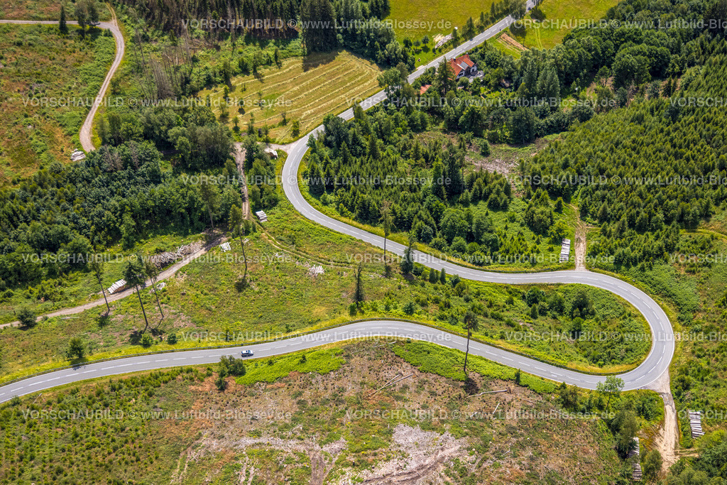 Sundern240708333 | Luftbild, Serpentinen am Ochsenkopf zwischen Arnsberg und Sundern im Waldgebiet mit Waldschäden Stockumer Höhe, gefährliche Motorradstrecke, Sunderner Straße Landesstraße L685, Hachen, Sundern, Sauerland, Nordrhein-Westfalen, Deutschland