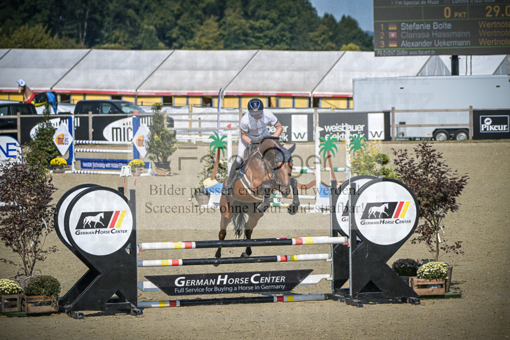 DOS_1347 | Entdecke hochwertige Reitturnierfotos von Foto Oger. Professionell, emotional und authentisch – jetzt Lieblingsmomente im Shop bestellen.Deutschlandweite Turnierfotografie. - Realisiert mit Pictrs.com