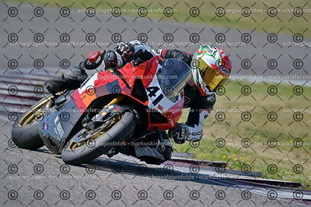 26BT02-0334 | markuskiefer.com - Realisiert mit Pictrs.com