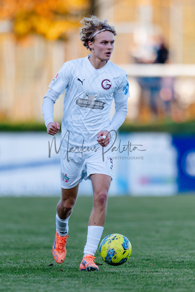 Oberliga Westfalen, Saison 2025/26, 13. Spieltag: 1. FC Gievenbeck - Türkspor Dortmund 2000 | Münster, 02.11.2025: Oberliga Westfalen, 13. Spieltag, 1. FC Gievenbeck empfängt Türkspor Dortmund 2000 im Sportpark Gievenbeck in Münster. Foto: sportfotografie.ms | Markus Paletta - Realisiert mit Pictrs.com