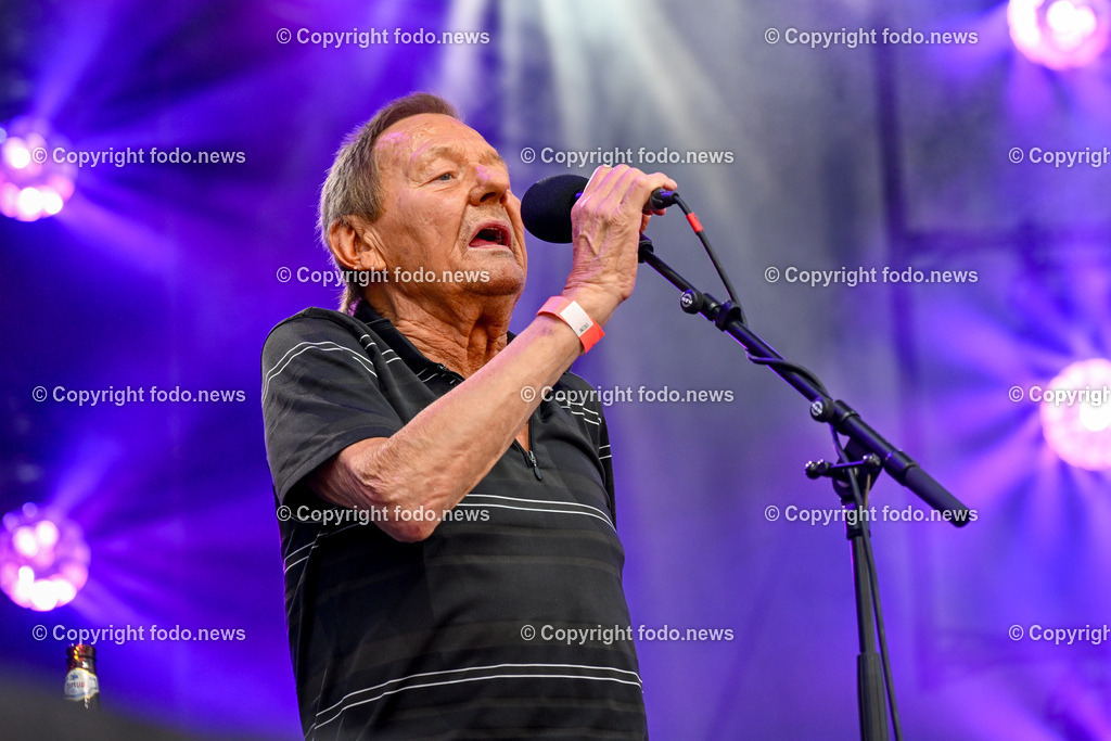 Linzer Kronefest 2023_ 19.08.2023-69 | 19.08.2023, Linzer Kronefest 2023, AUT, im Bild Linzer Kronefest 2023, Hauptbuehne, Wir 4 plus Eins

Wolfgang Ambros