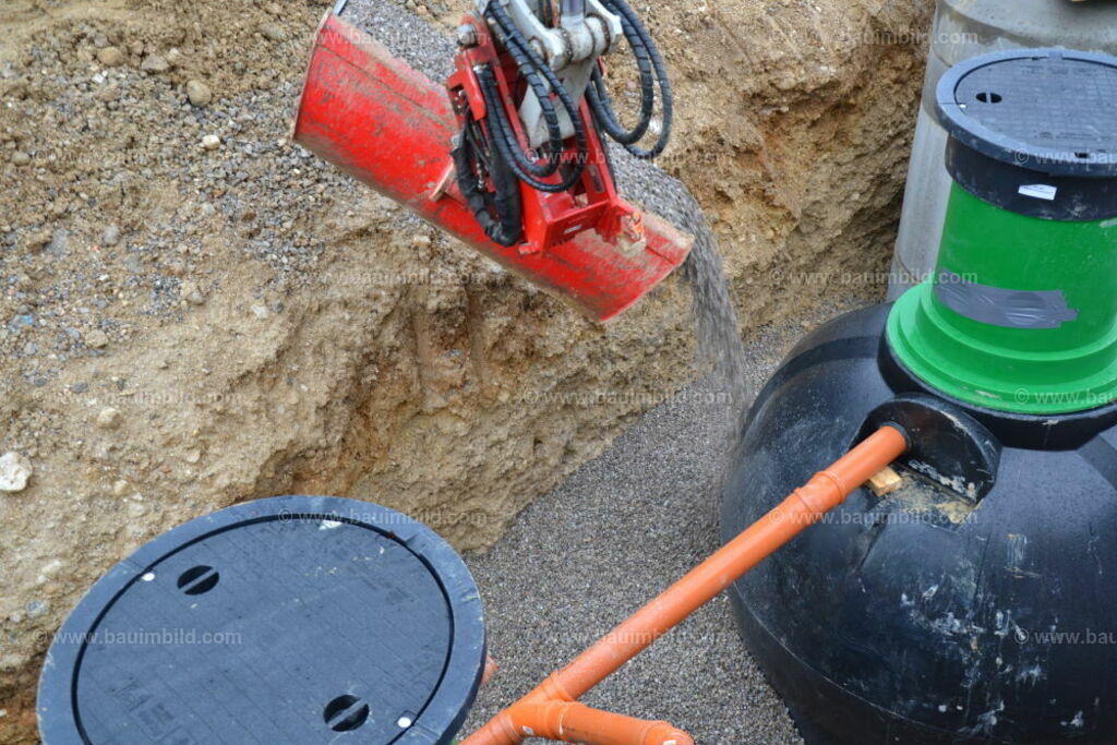 bib-lg03-abwasserkanal-0089 | Nach LV-Leistungsgruppen sortierte Detailfotos über den Bau eines Hauses. Alle Hausbau-Bilder direkt vom Urheber und Autor der Website Haus-Selber-Bauen.com