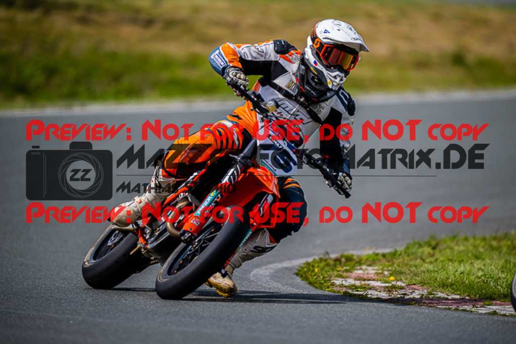 MaZZes_FotoMatrix_220904_9837 | UE40