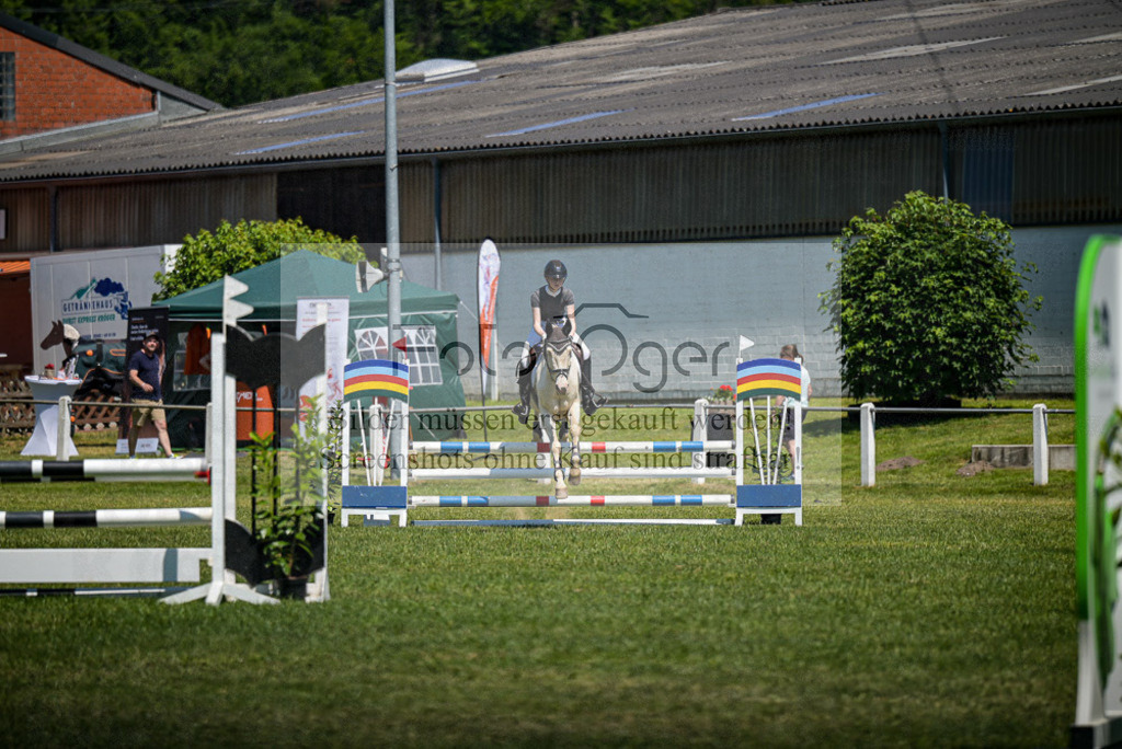 Reitturnier Voxtrup | Entdecke hochwertige Reitturnierfotos von Foto Oger. Professionell, emotional und authentisch – jetzt Lieblingsmomente im Shop bestellen.Deutschlandweite Turnierfotografie. - Realisiert mit Pictrs.com