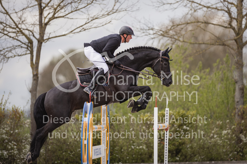 230427_HofSosath_2Ph-M2St-126 | Deine schönsten Turniermomente als professionelle Fotos! Entdecke hochwertige Pferdesport-Fotografie im Online-Shop. Jetzt Fotos finden & bestellen!