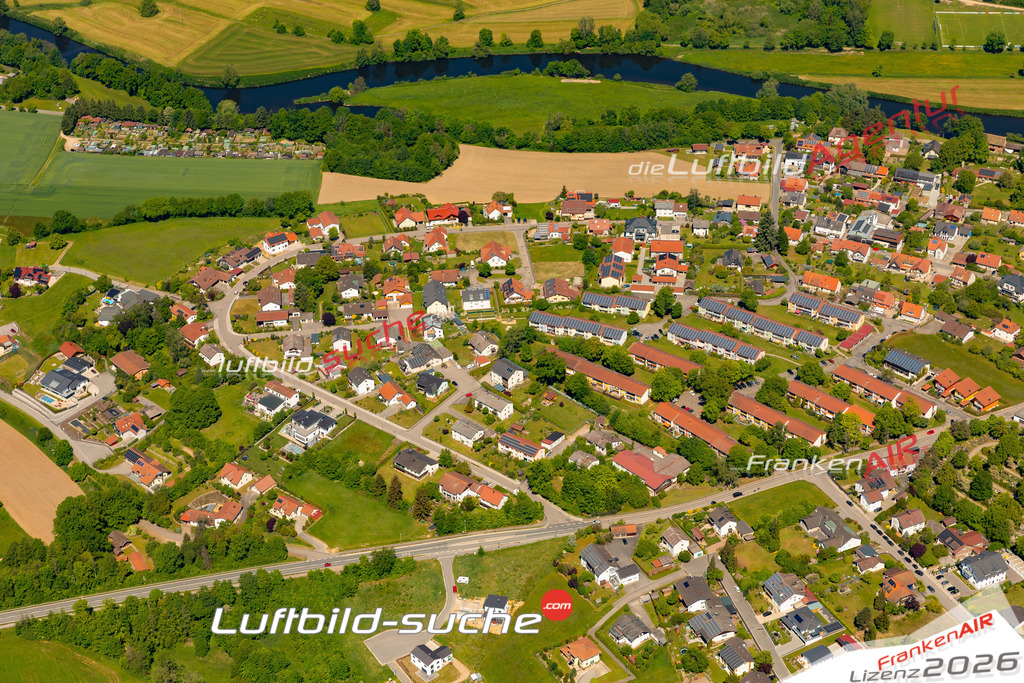 Das Luftbild zeigt :  Roding - Die Luftaufnahme wurde 2024 vom UL-Flugzeug aus erstellt ( keine Drohne ) - Hochauflösende Luftaufnahme - Für grossformatige Ausdrucke geeignet. Die Geschenkidee !Mit Lizenz und Bildrechte bestellbar