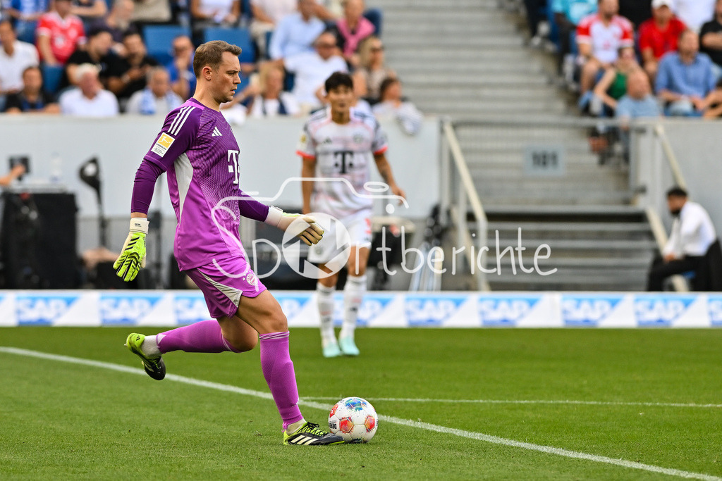 TSG 1899 Hoffenheim - FC Bayern München | am BAll Manuel NEUER (FC Bayern Muenchen 1) / Einzelfoto / Freisteller / Bundesliga: TSG 1899 Hoffenheim - FC Bayern München; PreZero-Arena am 20.09.2025 / DFL REGULATIONS PROHIBIT ANY USE OF PHOTOGRAPHS AS IMAGE SEQUENCES AND/OR QUASI-VIDEO