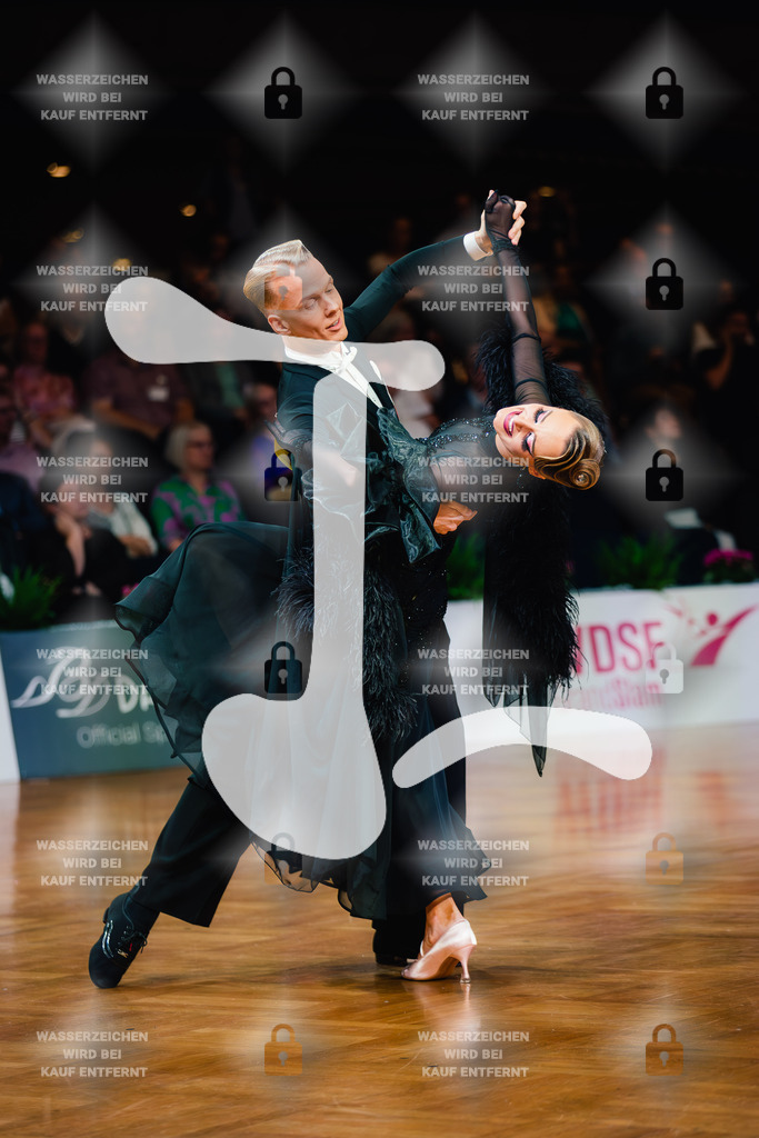 GOC 2025 - WDSF PD Super Grand Prix Standard 22nd-23rd (12) Joost Findhammer _ Sina Sawall (Netherlands)-2025-08-21-1486 | Webshop for digital downloads and prints of dance sport, event & show photographer Julian Link - Realisiert mit Pictrs.com