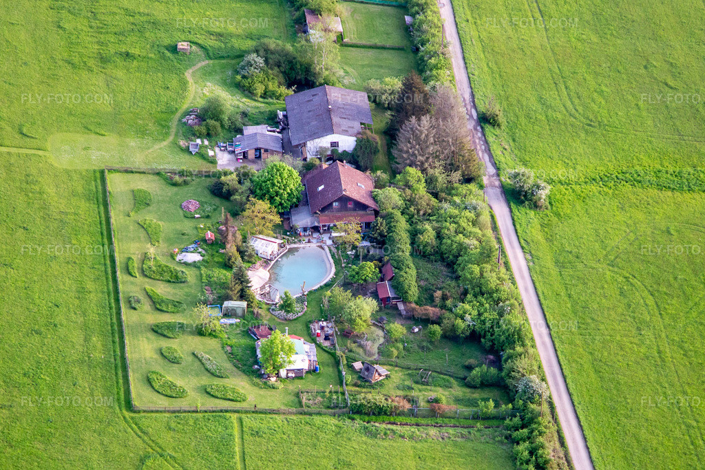 Aerial view: Garden idyll in Blies-Ébersing in the state Moselle, France.Photo: IMG_140479.jpg taken on 04/30/2024 by Werner Riehm/FLY-FOTO.comResolution of the original: 4050 x 2700 px