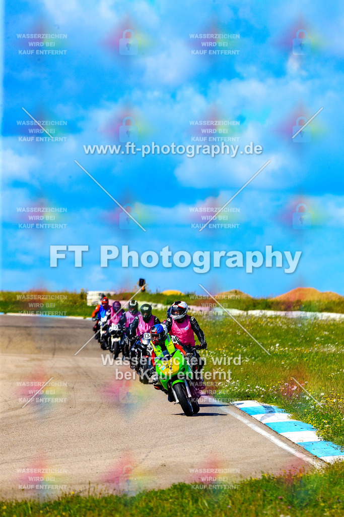 042-5931 | Hier findet Ihr Bilder von Touristenfahrten auf der Nürburgring Nordschleife oder von anderen Veranstaltungen die ich besucht habe. Viel Spass beim Durch Schauen 