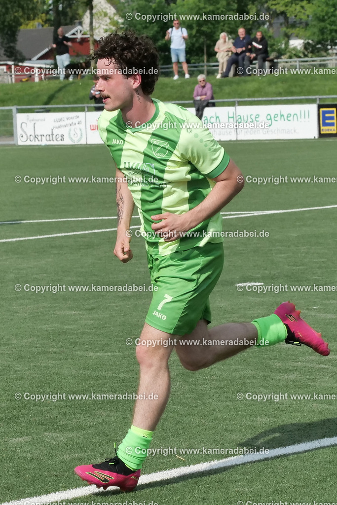 Fußball : Bezirksliga : SV 08/29 Friedrichsfeld - Borusia Veen am 10.05.2026 in Voerde Friedrichsfeld | Fußball : Bezirksliga : SV 08/29 Friedrichsfeld - Borusia Veen am 10.05.2026 in Voerde Friedrichsfeld - Realisiert mit Pictrs.com