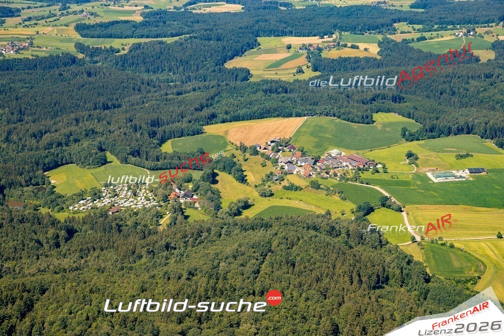 Das Luftbild zeigt : Hütten Rosenberg - Die Luftaufnahme wurde 2024 vom UL-Flugzeug aus erstellt ( keine Drohne ) - Hochauflösende Luftaufnahme - Für grossformatige Ausdrucke geeignet. Die Geschenkidee !Mit Lizenz und Bildrechte bestellbar