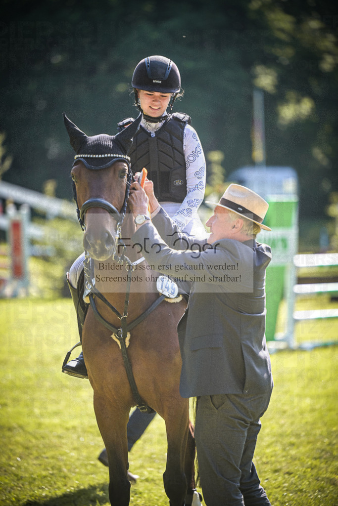 DOS_1443 | Entdecke hochwertige Reitturnierfotos von Foto Oger. Professionell, emotional und authentisch – jetzt Lieblingsmomente im Shop bestellen.Deutschlandweite Turnierfotografie. - Realisiert mit Pictrs.com