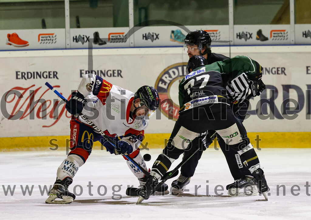 2023-01-13_026_TSV_Erding_gegen_VfE_Ulm-Neu-Ulm | Erding, Deutschland, 13.01.2023:
Eishockey, Bayernliga 2022 / 2023, 27. Spieltag, TSV Erding gegen VfE Ulm/Neu-Ulm, Endergebnis: 6:1

Philipp Michl (Erding Gladiators, #77)

Foto: Christian Riedel / fotografie-riedel.net