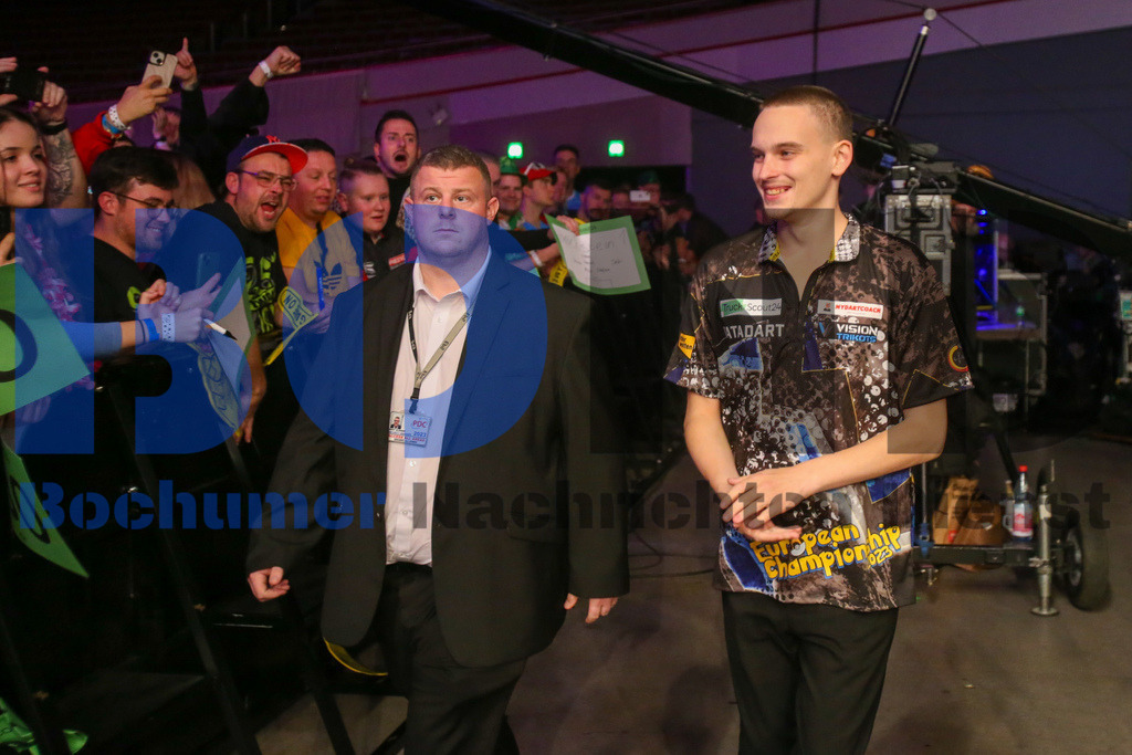  28.10.2023 - 
 | Sebastian Sendlak / Bochumer Nachrichtendienst (BOND) - PDC European Darts Championship: Achtelfinale - Realisiert mit Pictrs.com