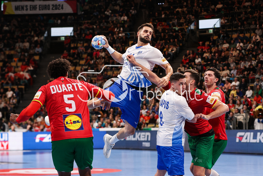 Portugal - Griechenland | Charlampos MALLIOS (GRE #11) beim Wurf auf das gegnerische Tor