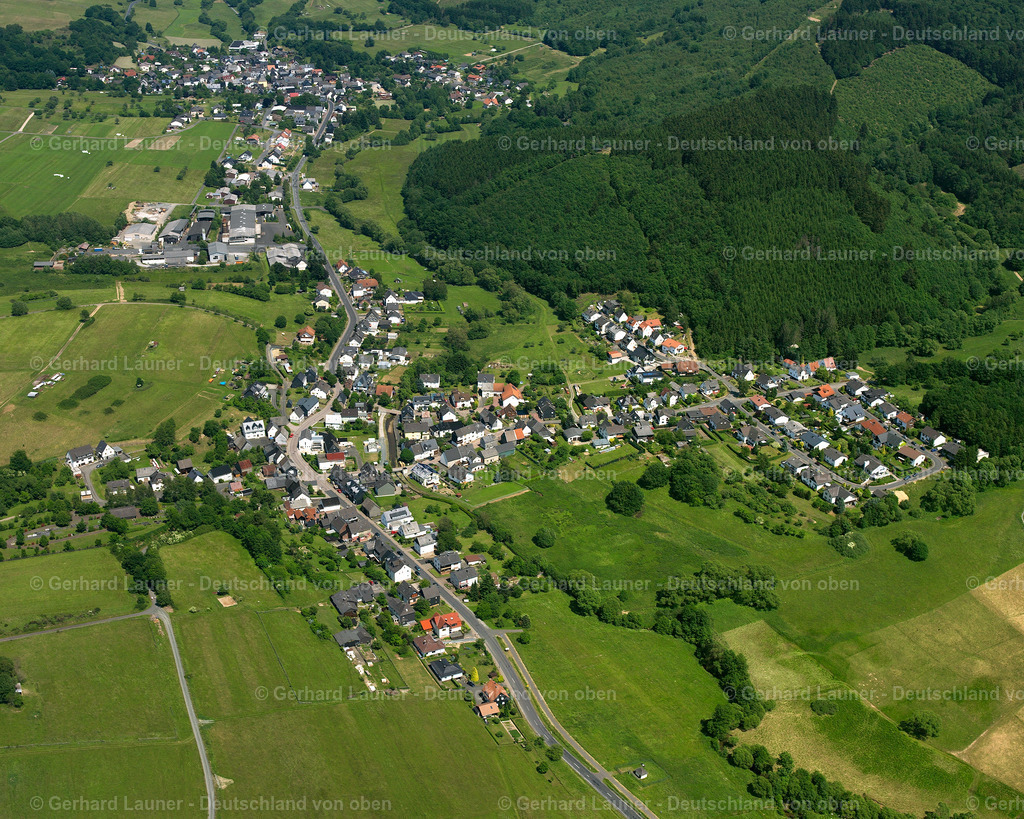 2611106 | NIEDERROßBACH 06.09.2006 Dorf - Ansicht in Niederroßbach im Bundesland Hessen, Deutschland // Village view in Niederroßbach in the state Hesse, Germany Foto: Gerhard Launer