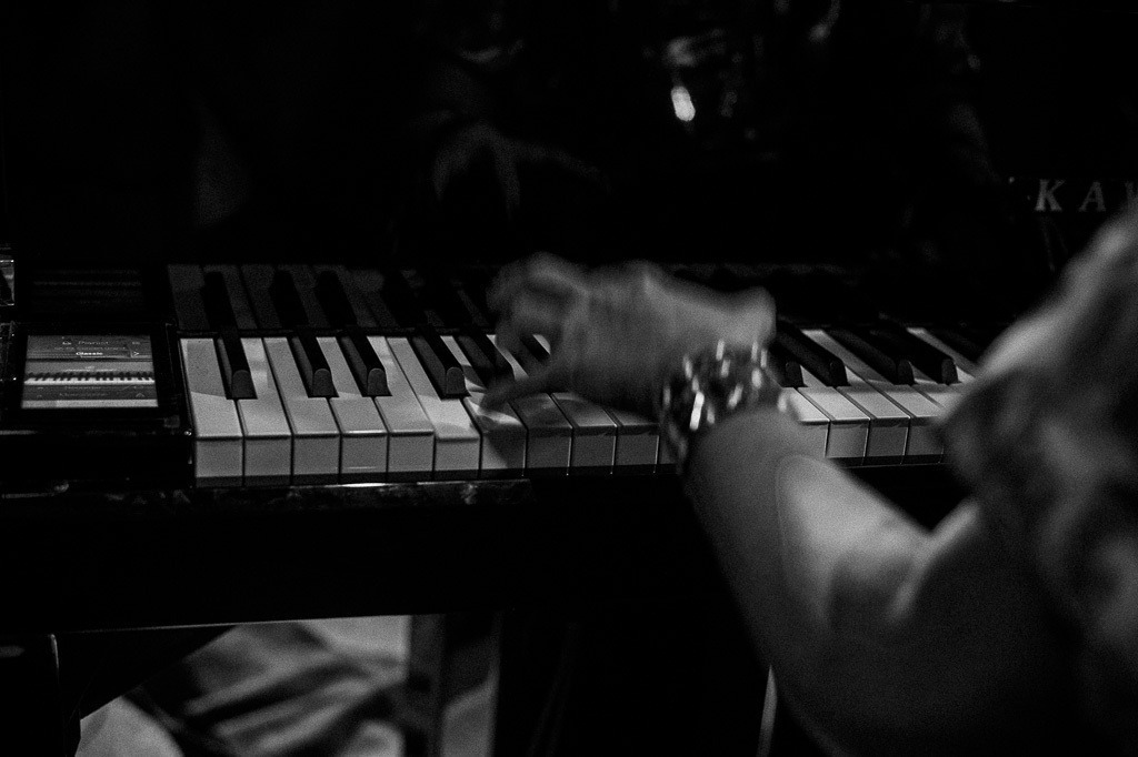 Maria Markesini Konzert | Maria Markesini meets Klazz Brothers im Forte Belvedere Leisnig zum Festival Hallo Leisnig 2022. - Realisiert mit Pictrs.com