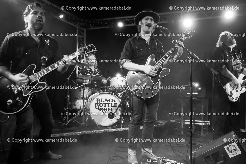 Konzert : Black Bottle Riot am 14.11.2025 im Rare Guitar in Münster | Konzert : Black Bottle Riot am 14.11.2025 im Rare Guitar in Münster - Realisiert mit Pictrs.com