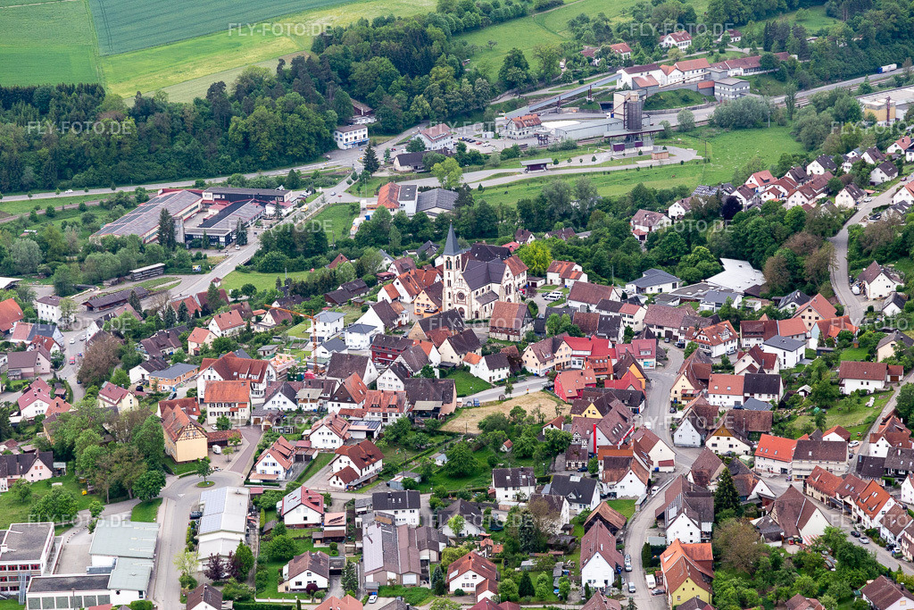St. Michael | Luftbild: St. Michael im Ortsteil Stetten in Haigerloch im Bundesland Baden-Württemberg in Deutschland. Foto: IMG_114706.jpg vom 31.05.2019 durch Werner Riehm/FLY-FOTO.de - Realisiert mit Pictrs.com