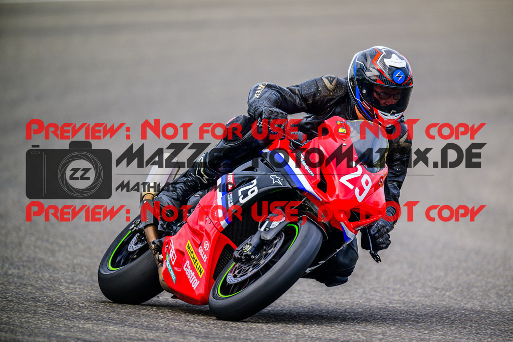 MaZZes_FotoMatrix_240910_6007705_5661 | GELB