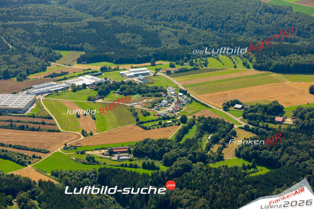 Das Luftbild zeigt :  Hettingen - Die Luftaufnahme wurde 2024 vom UL-Flugzeug aus erstellt ( keine Drohne ) - Hochauflösende Luftaufnahme - Für grossformatige Ausdrucke geeignet. Die Geschenkidee !Mit Lizenz und Bildrechte bestellbar