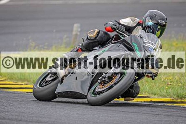 spof3767 | Professionelle Fotos von Sportveranstaltungen, aber auch Hochzeiten und anderen Events. - Realisiert mit Pictrs.com