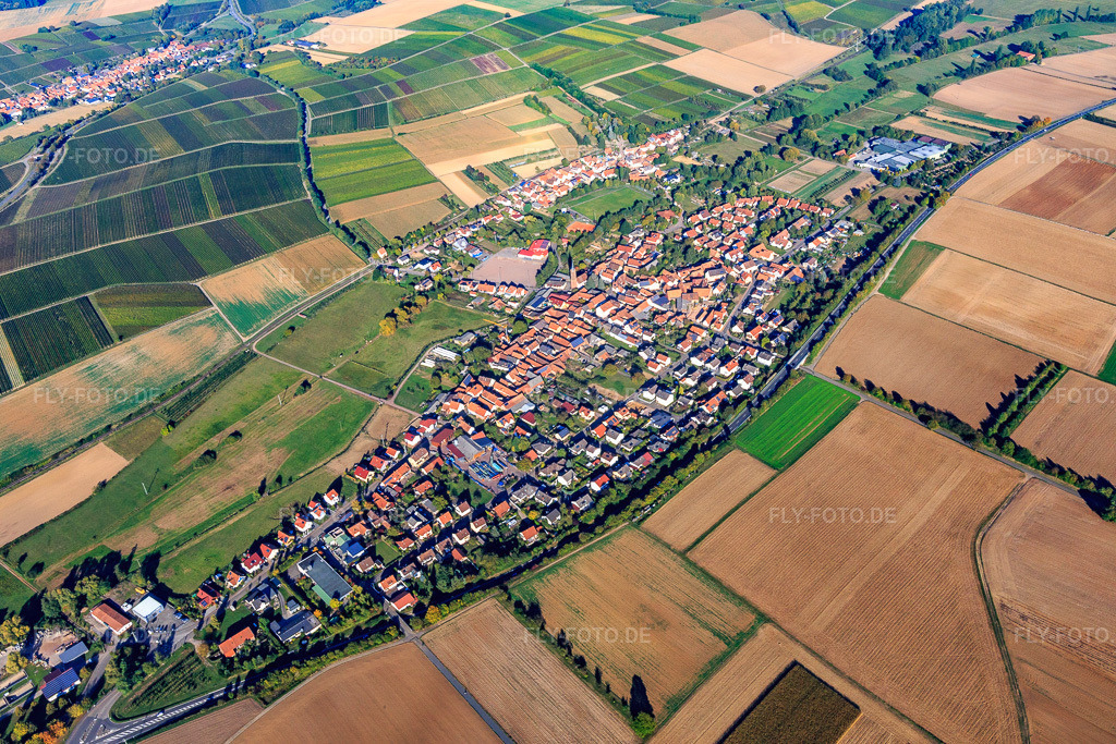 Luftbild: Ortsansicht von Südwesten im Ortsteil Kapellen in Kapellen-Drusweiler im Bundesland Rheinland-Pfalz in Deutschland. Foto: IMG_095302.jpg vom 16.10.2016 durch Werner Riehm/FLY-FOTO.de