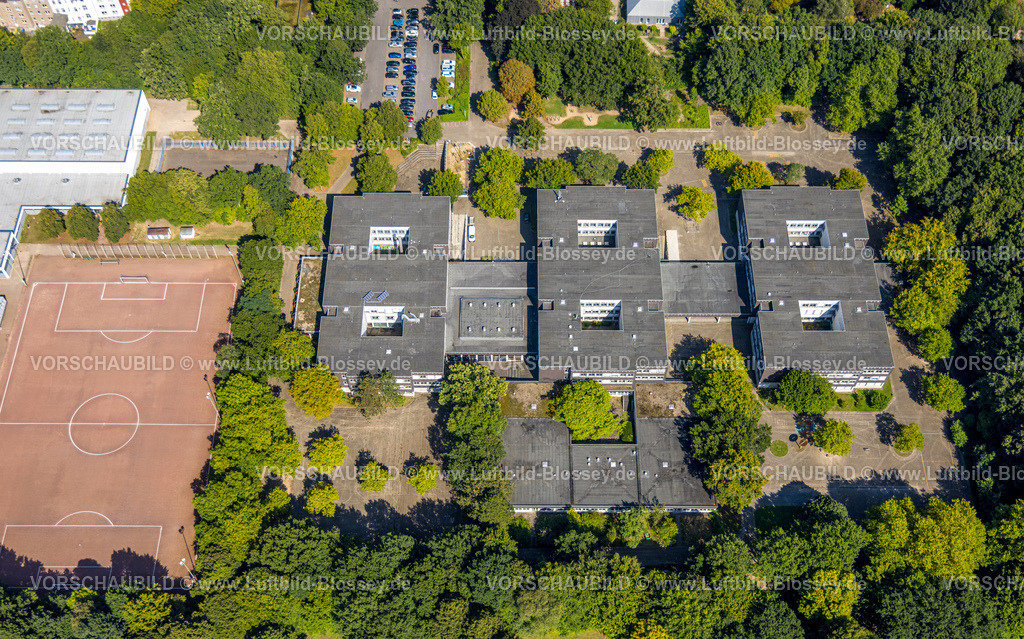 Gelsenkirchen240809334GE-Sued | Luftbild, Gesamtschule Ückendorf und Sportplatz, Ückendorf, Gelsenkirchen, Ruhrgebiet, Nordrhein-Westfalen, Deutschland