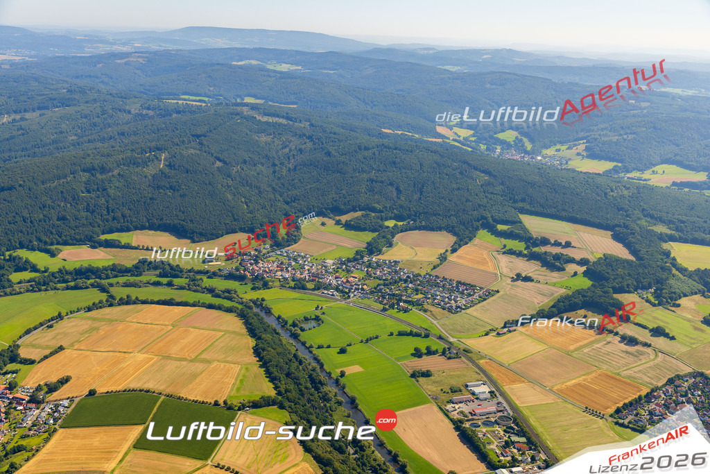 Luftbild Vs Google Maps  Schwarzenberg  Melsungen -Das Luftbild wurde 2025 vom UL-Flugzeug heraus erstellt ( keine Drohnenluftbilder ) - Hochauflösende Luftaufnahme -Nicht vergleichbar mit Google Maps oder Satelittenbilder- Die Geschenkidee !Mit Lizenz und Bildrechte bestellbar