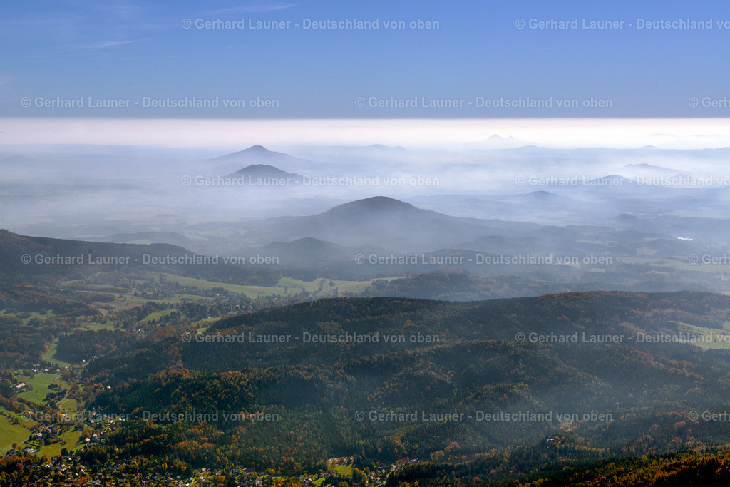 3704554 | KURORT JONSDORF, Zittauer Gebirge15.10.2017 Forstgebiete in einem Waldgebiet  in Kurort Jonsdorf im Bundesland Sachsen, Deutschland // Forest areas in  in Kurort Jonsdorf in the state Saxony, Germany Foto: Gerhard Launer