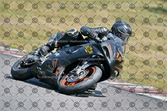25bt04-1003 | markuskiefer.com - Realisiert mit Pictrs.com