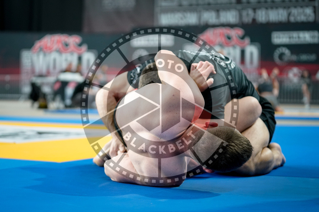 20250518PBB2221 | Athletes compete during the second day of the ADCC Amateur World Championship on May 18, 2025 in Warsaw, Poland. © Chiara Dazi / photoblackbelt