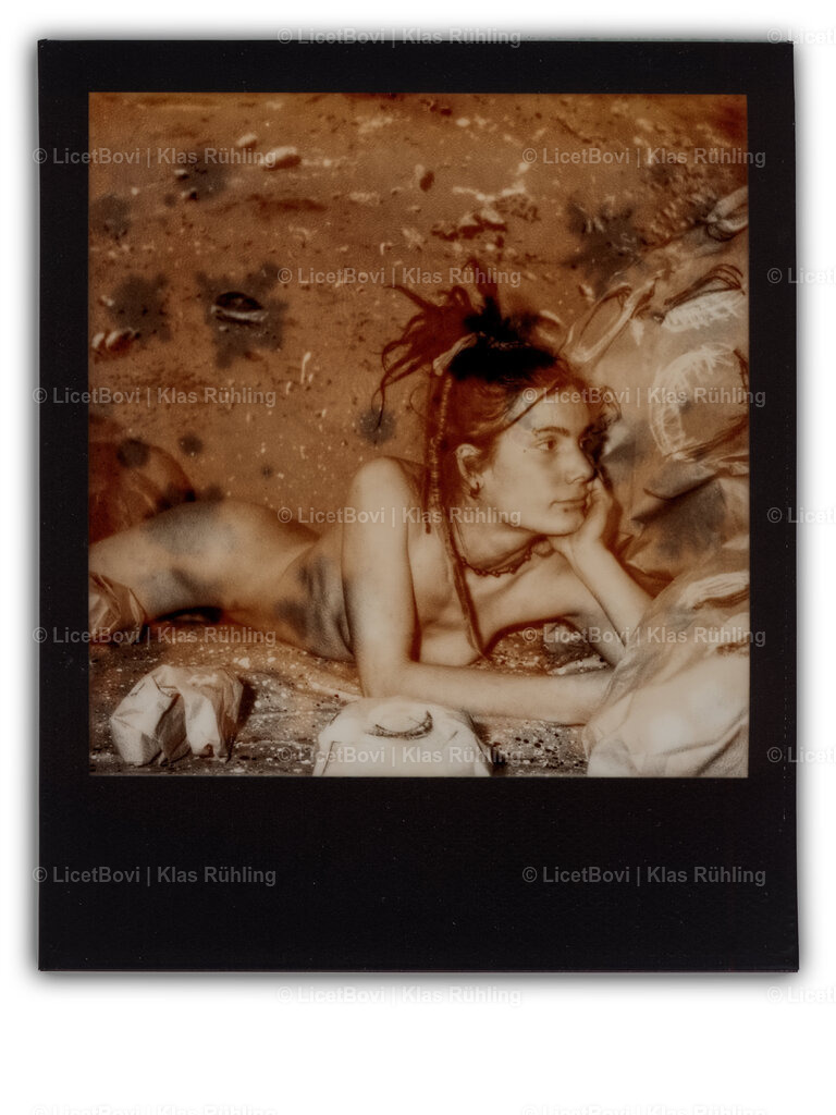 Holliday in Mare Crisium | Scan (2021) of Impossible (Polaroid) BW Instant Film; 2014From the series "Man on the Moon"With Anne Lacht - Realisiert mit Pictrs.com