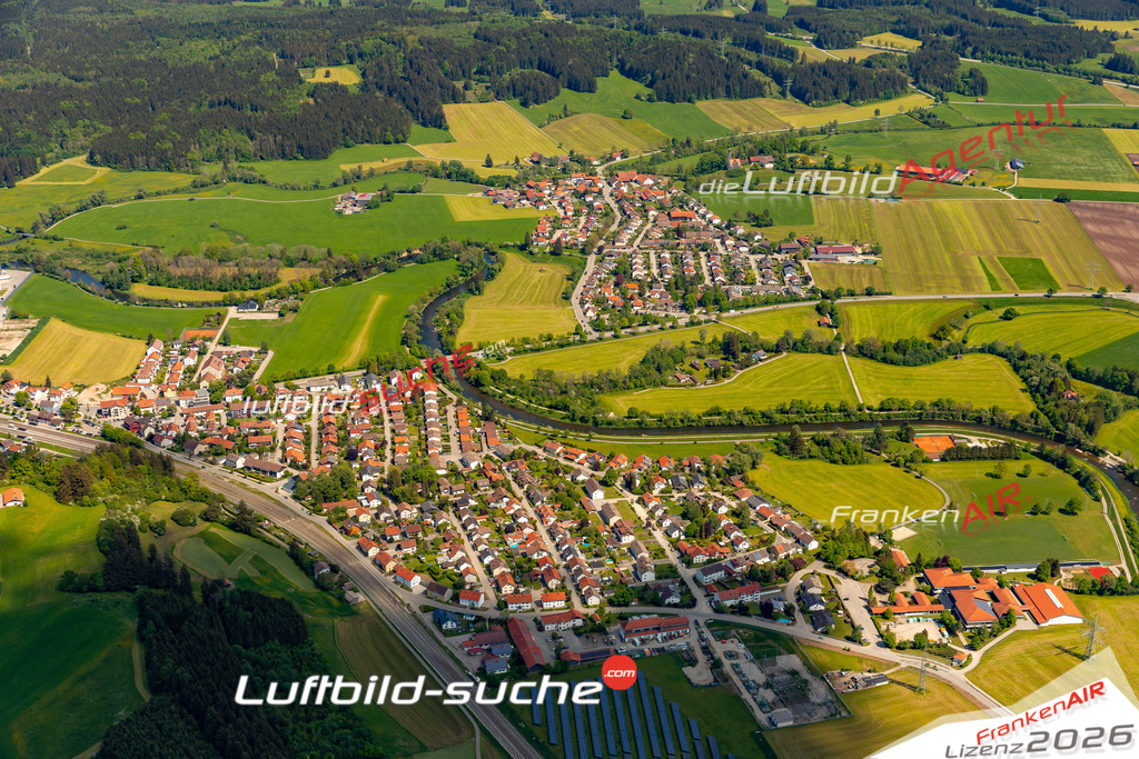Das Luftbild zeigt :  Biessenhofen - Die Luftaufnahme wurde 2024 vom UL-Flugzeug aus erstellt ( keine Drohne ) - Hochauflösende Luftaufnahme - Für grossformatige Ausdrucke geeignet. Die Geschenkidee !Mit Lizenz und Bildrechte bestellbar