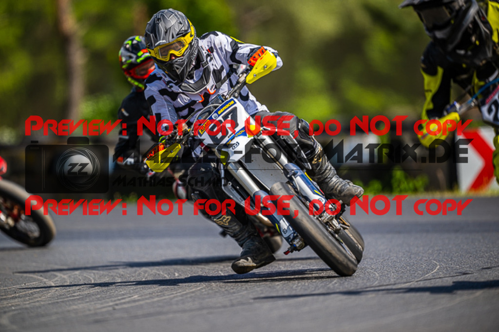 MaZZes_FotoMatrix_220528_1382 | Fotograf Mathias Schmid
Sportfotograf,
Eventfotograf,
Hochzeitsfotograf,
Portraitfotograf