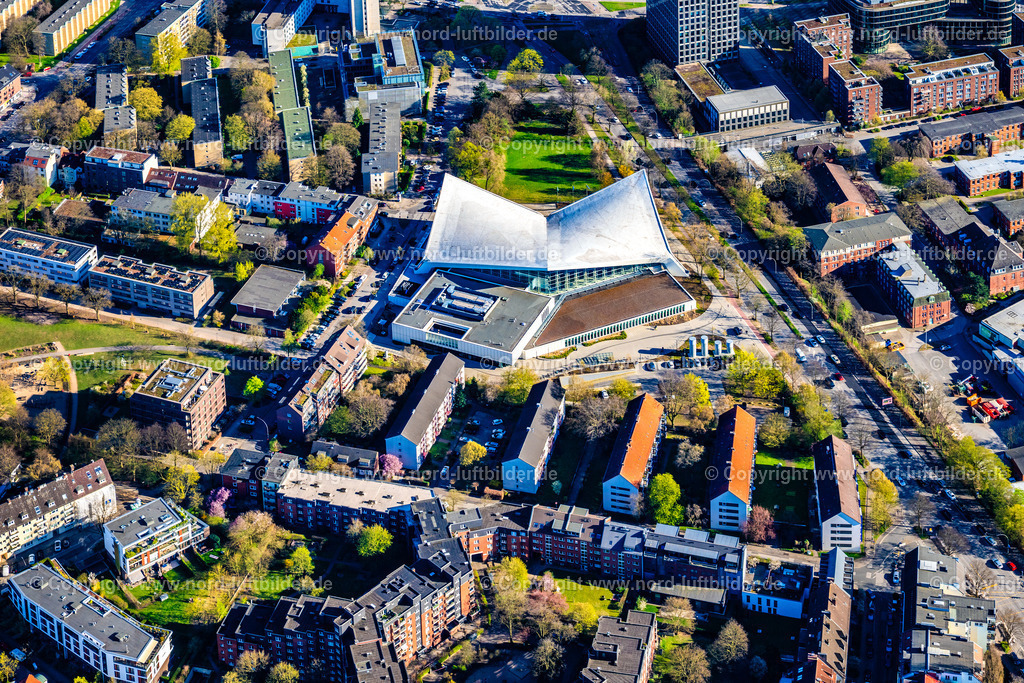 Hamburg_Hohenfelde_Bäderland_Alsterschwimmhalle_ELS_5058060425_Kopie | HAMBURG 06.04.2025 Schwimmhalle " Alster-Schwimmhalle " an der Ifflandstraße - Straße Sechslingspforte im Ortsteil Hohenfelde in Hamburg, Deutschland. Weiterführende Informationen bei: Andreas M. Gärtner u. Oliver A. Christ GbR,  BKR Ingenieure Part GmbB,  Bäderland Hamburg GmbH,  Dach Schneider Weimar GmbH,  HamBauLab Ingenieurbüro  für Baustoffuntersuchungen,  LühnBau Gerhard Lühn GmbH & CO. KG,  SOPREMA GmbH,  gmp International GmbH. // Swimming pool "Alster-Schwimmhalle" on Ifflandstrasse - Sechslingspforte in the district of Hohenfelde in Hamburg, Germany. Further information at: Andreas M. Gaertner u. Oliver A. Christ GbR,  BKR Ingenieure Part GmbB,  Baederland Hamburg GmbH,  Dach Schneider Weimar GmbH,  HamBauLab Ingenieurbuero  fuer Baustoffuntersuchungen,  LuehnBau Gerhard Luehn GmbH & CO. KG,  SOPREMA GmbH,  gmp International GmbH. Foto: Martin Elsen