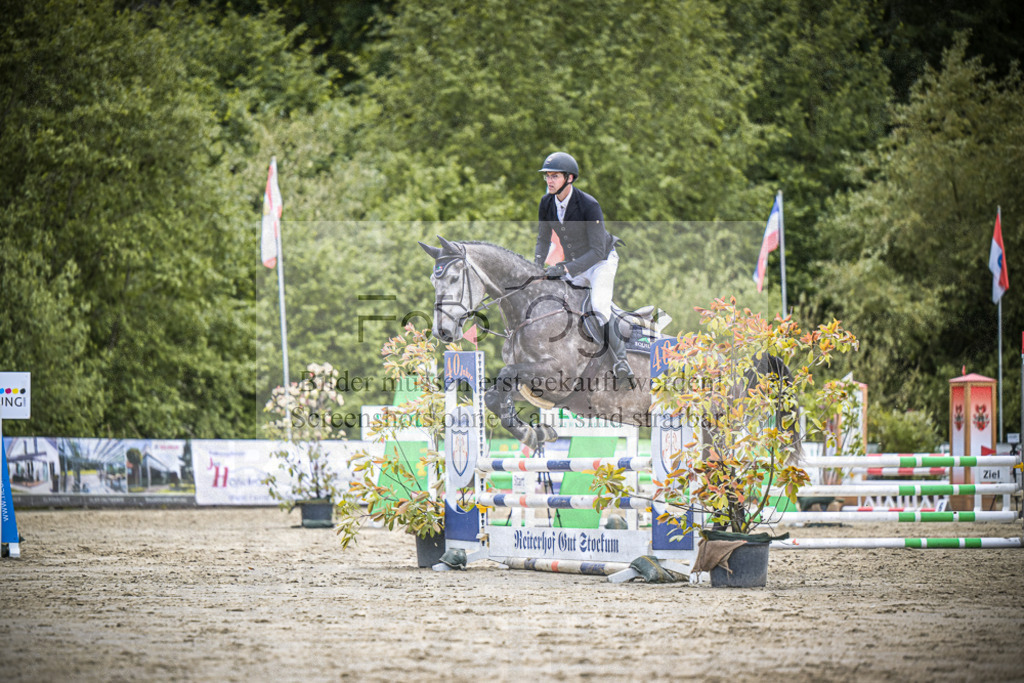 DOS_6927 | Entdecke hochwertige Reitturnierfotos von Foto Oger. Professionell, emotional und authentisch – jetzt Lieblingsmomente im Shop bestellen.Deutschlandweite Turnierfotografie. - Realisiert mit Pictrs.com