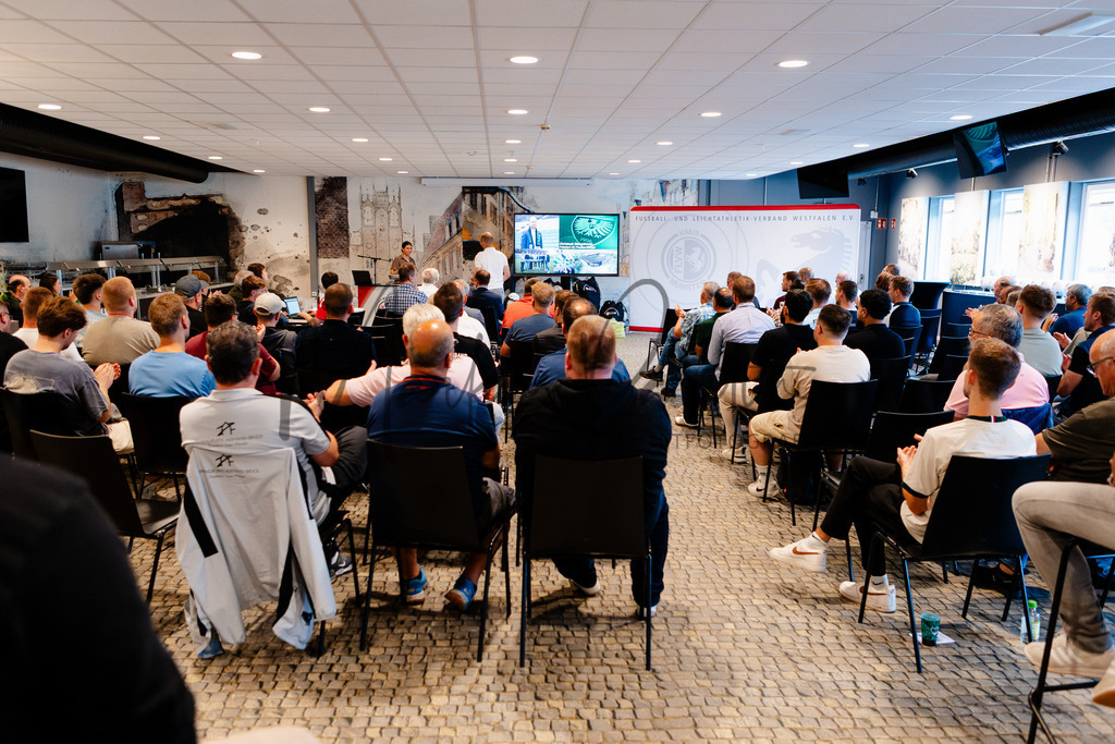 20260702-kreisfußballkonferenz-0026 | Das ist die Fotodatenbank für authentische Sportfotografie aus Münster: Markus Paletta fotografiert Teams, Sportler:innen, Kinder, Events & Unternehmen. - Realisiert mit Pictrs.com