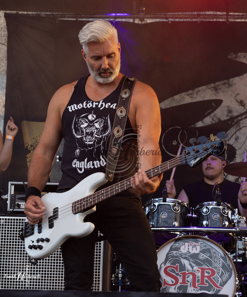 Slash n´Roses | Slash n´Roses - Realisiert mit Pictrs.com