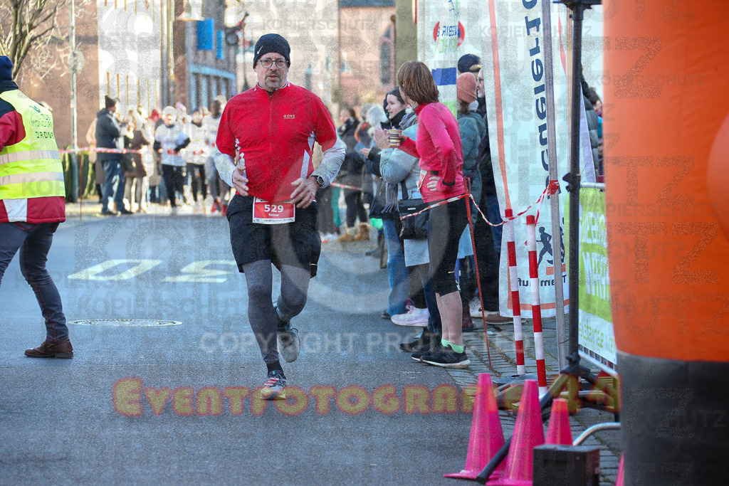 241201_1235_EX1_2791 | Sportfotografie im Rhein-Sieg Kreis, Köln, Bonn, NRW, Rheinland Pfalz, Hessen, etc. Unser Tätigkeitsfeld umfasst den Laufsport vom Volkslauf über den Marathon, Duathlon, Triathon bis zum Ultralauf wie Kölnpfad Ultra oder Schindertrail.